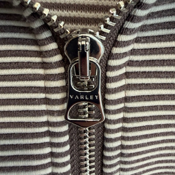 Varley Milano Half zip Sweatshirt
X-Large, COCOA BERRY/ EGRET - Picture 5 of 9